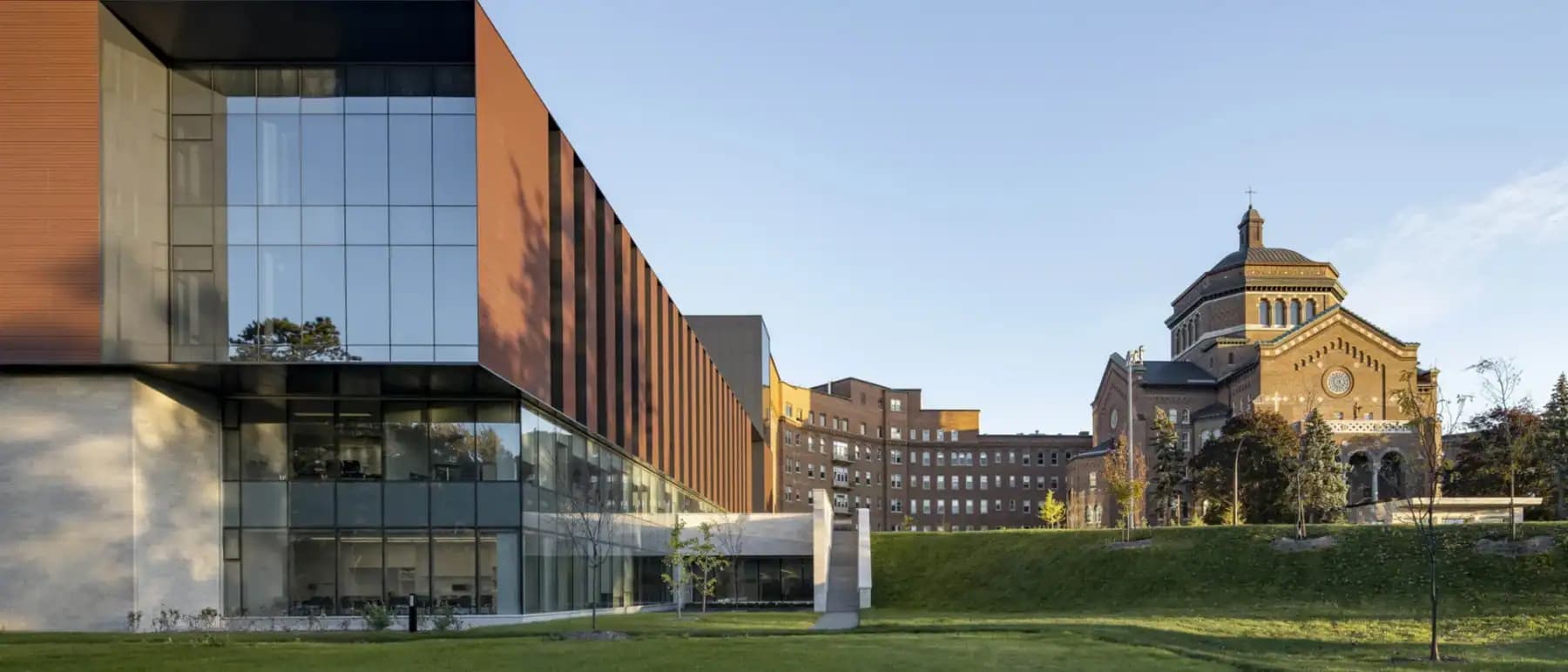 Hôpital du Sacré-Cœur de Montréal in Ahuntsic-Cartierville