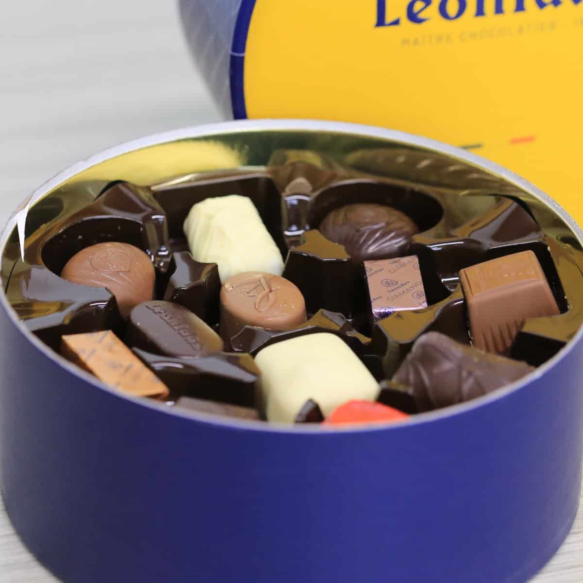 'Dora' round box of Leonidas Chocolates hover